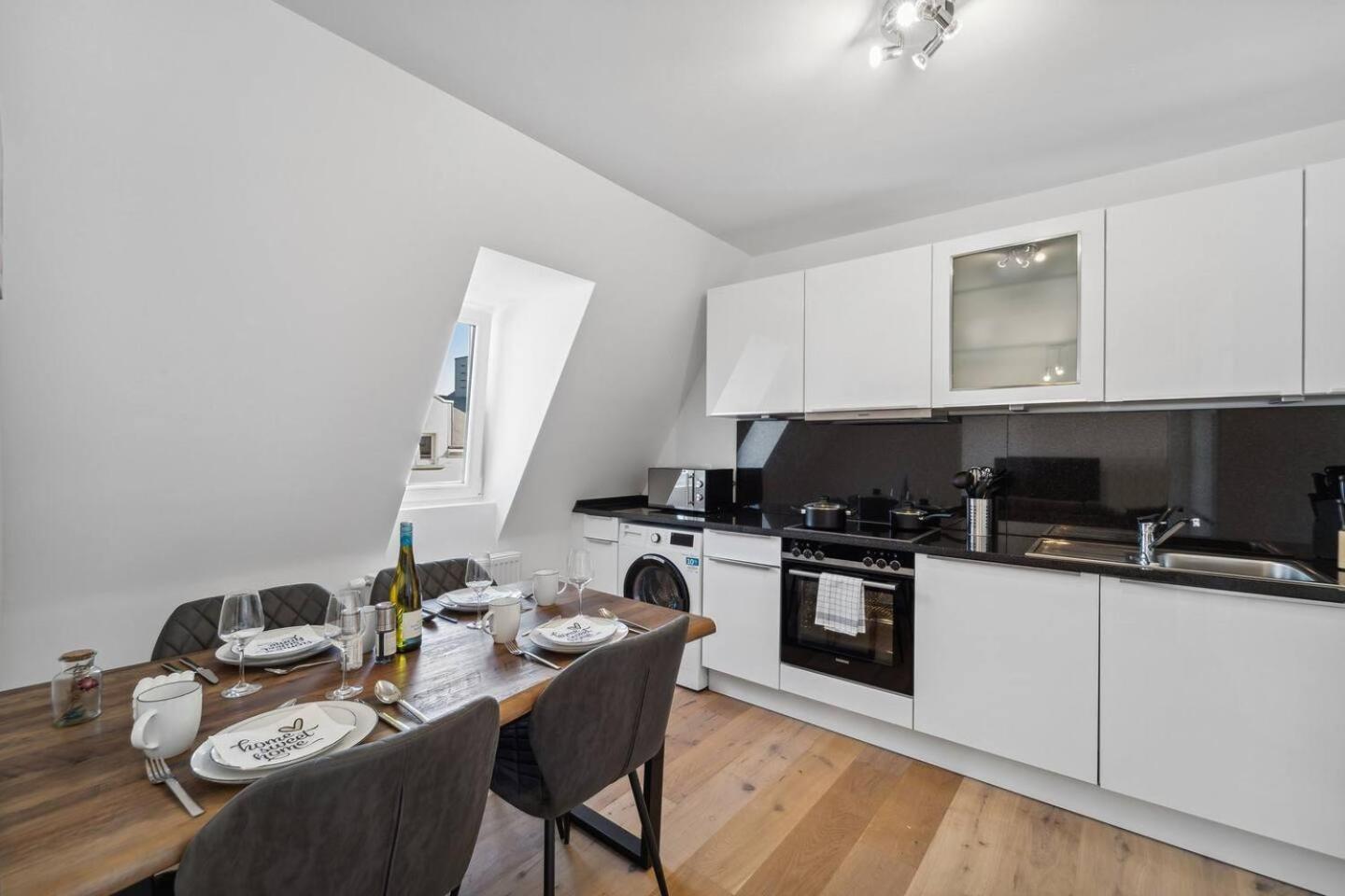 Infinity Stay Ferienapartments Rheinstrasse Wilhelmshaven Exterior foto